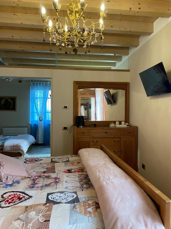 Roseto Holidays Azzurro Couette-café