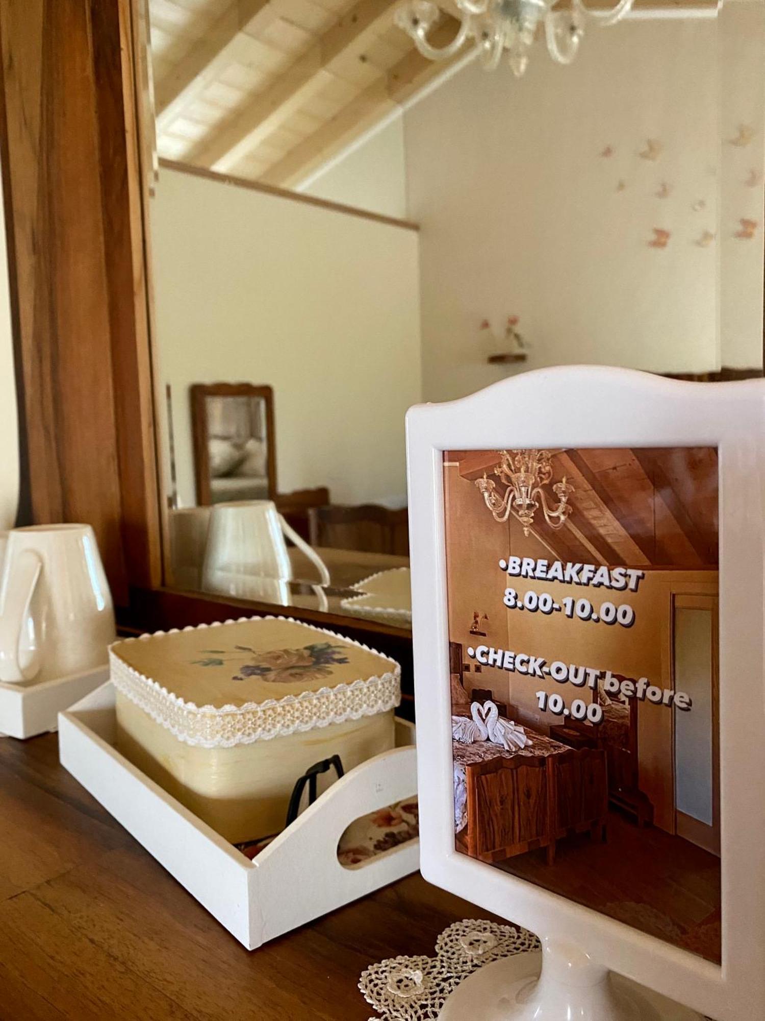 Roseto Holidays Azzurro Couette-café *